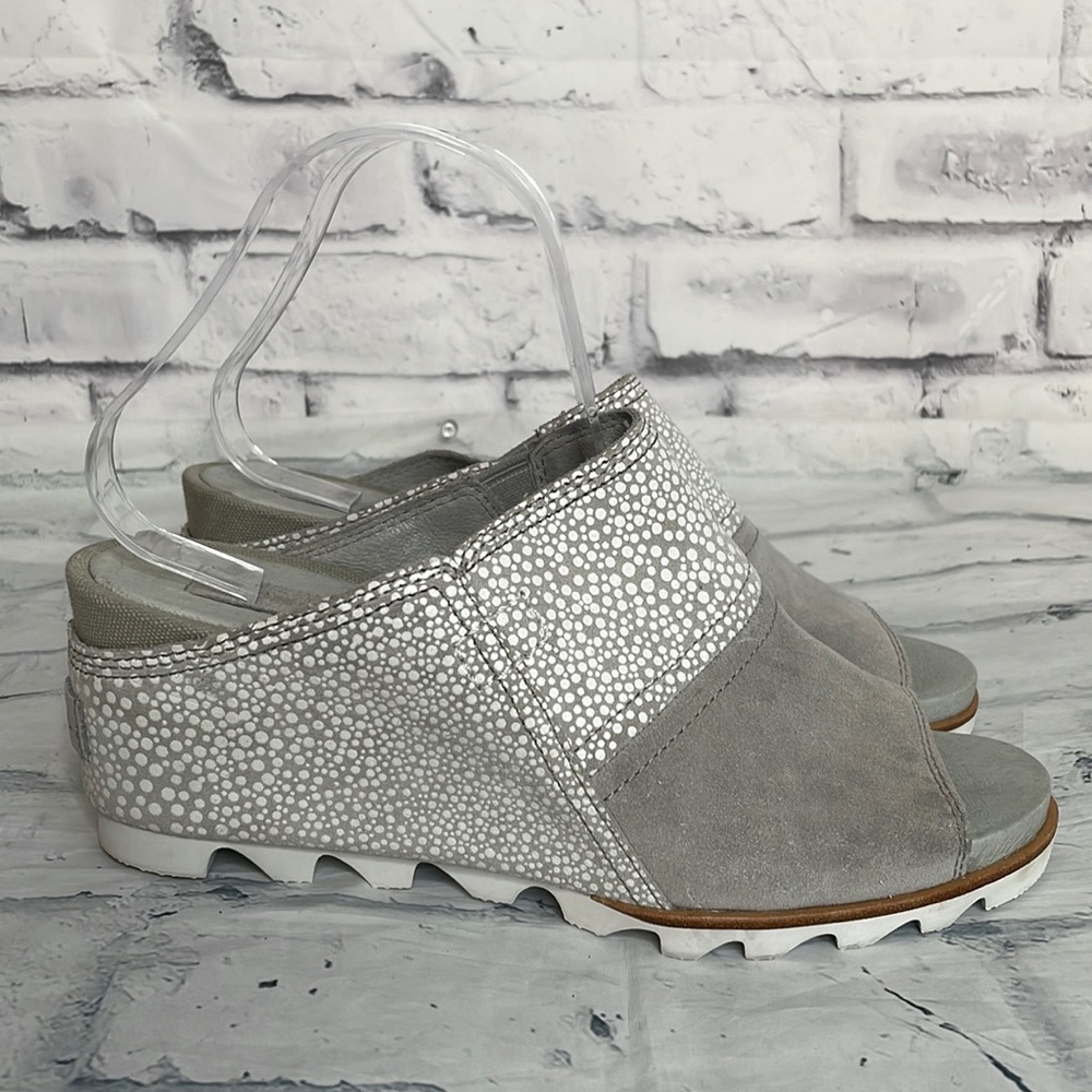 Sorel Joanie Mules/ Wedges  Gray/White Women's size 9.5
